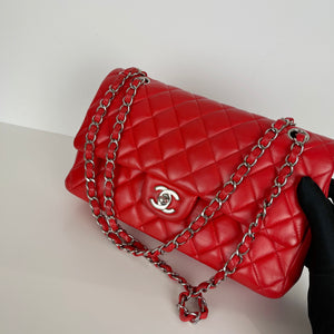 Classic Flap Medium Lambskin Red SHW