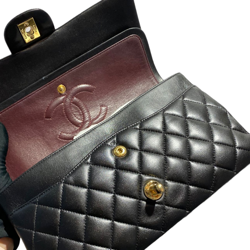 Classic Flap Medium Lambskin Black GHW