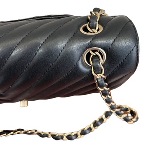 Medium Classic Chevron Calfskin Black GHW