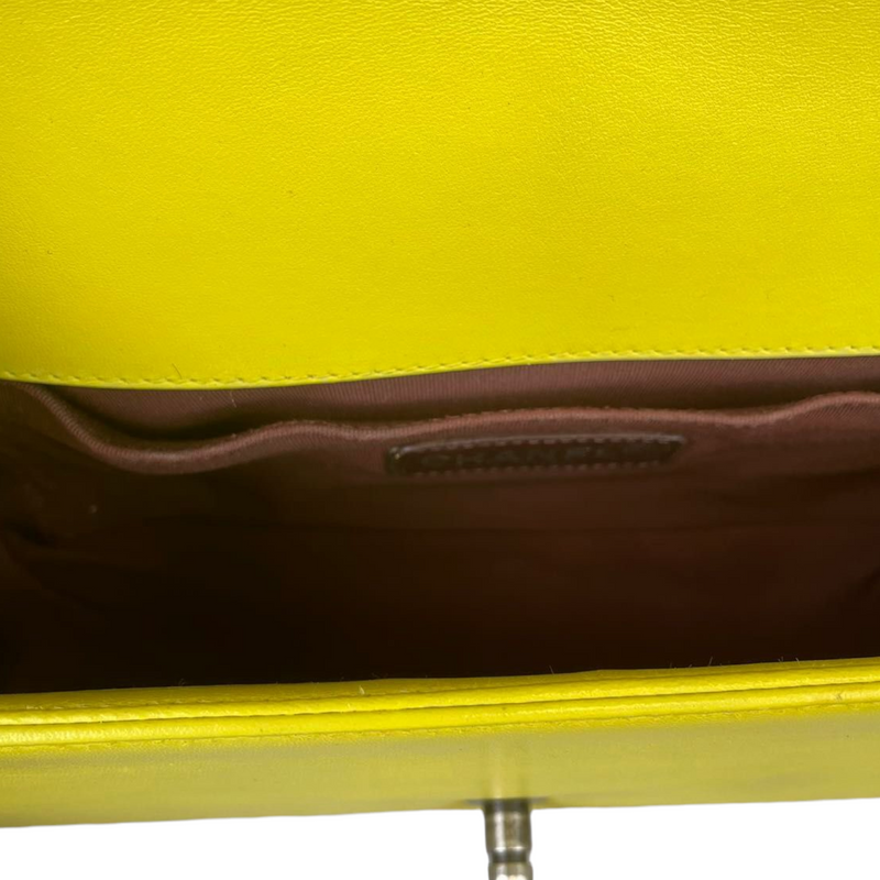 Chevron Boy Old Medium Calfskin Yellow RHW