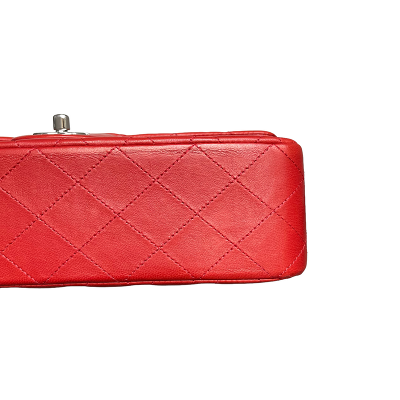 Medium Classic Double Flap Lambskin Red SHW