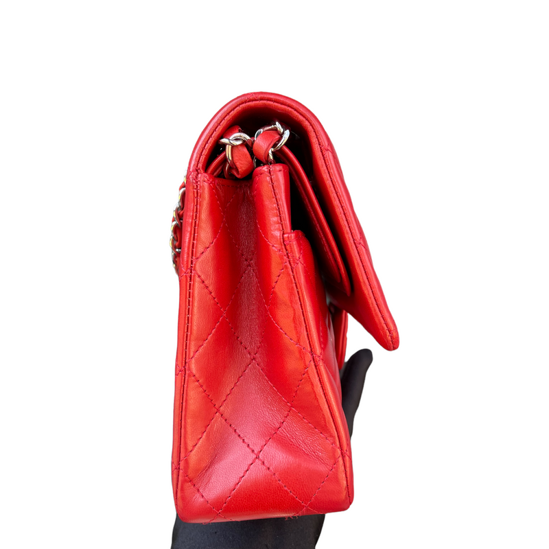 Classic Medium Flap Lambskin Flap Red SHW