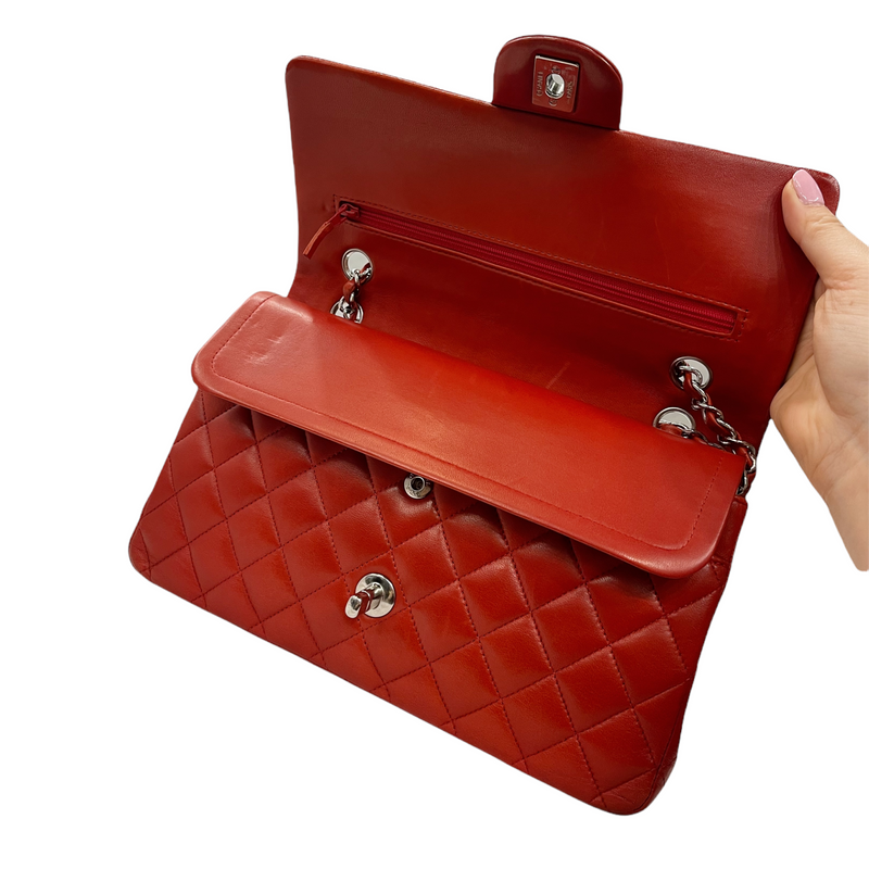 Classic Medium Lambskin Flap Red SHW