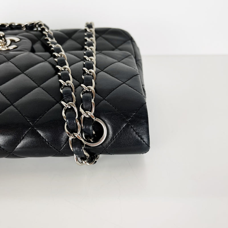 Classic Flap Medium Lambskin Black SHW