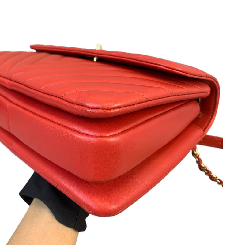 Small Trendy CC Chevron Lambskin Red GHW