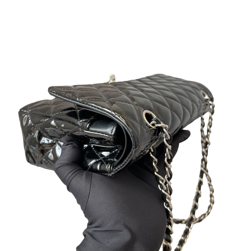 Medium Classic Flap Patent Black SHW