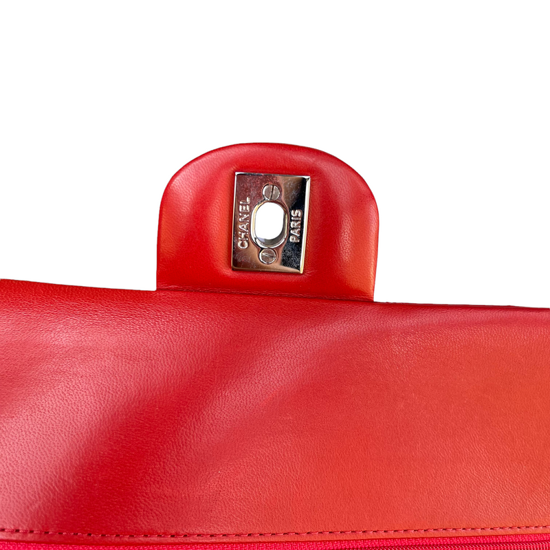 Classic Medium Flap Lambskin Flap Red SHW