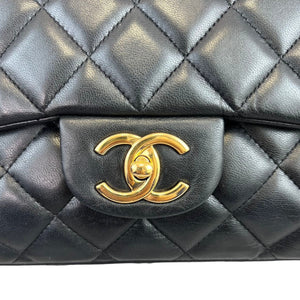 Double Flap Maxi Lambskin Black GHW