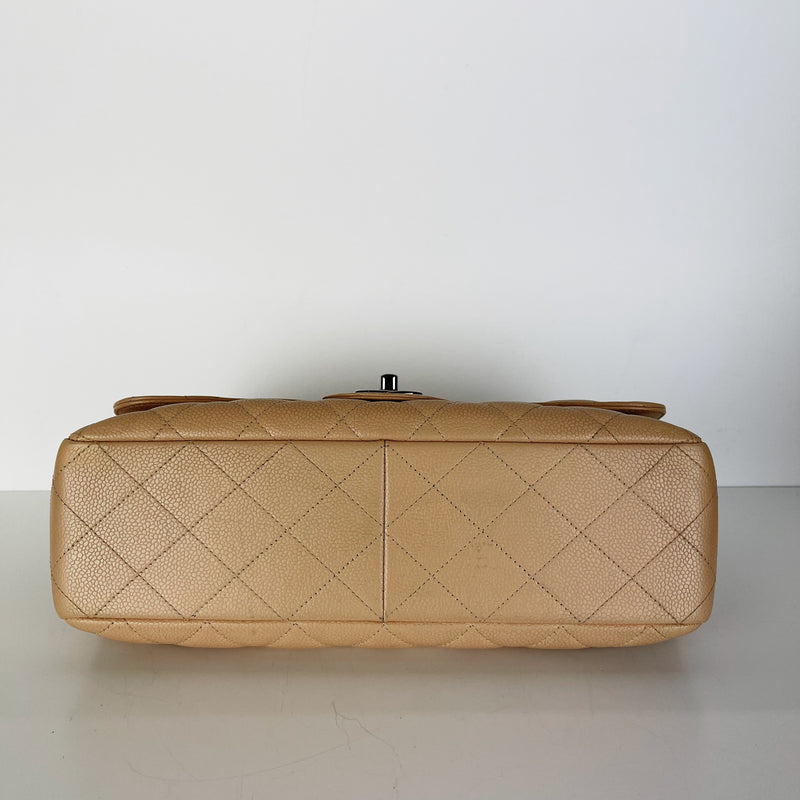 Single Flap Jumbo in Beige Caviar with SHW