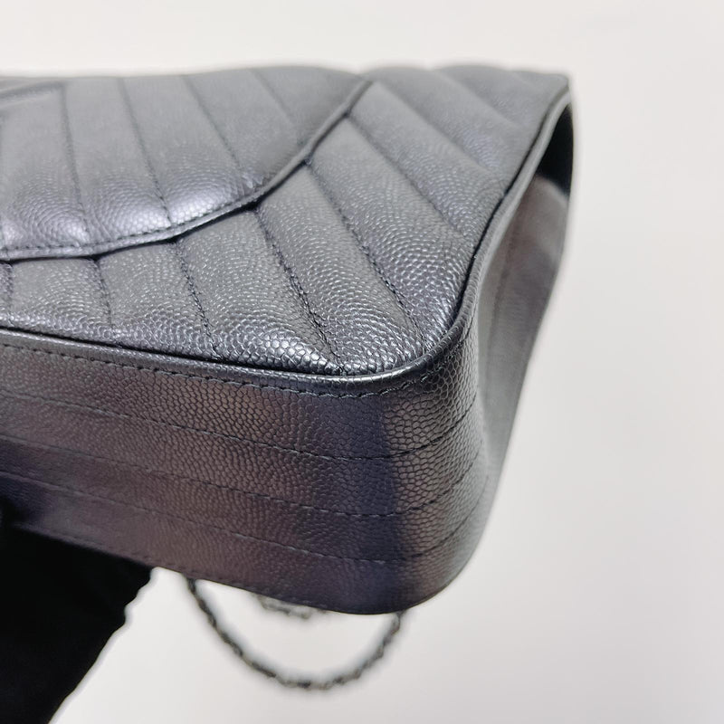 Classic Flap Medium Chevron Caviar Black RHW