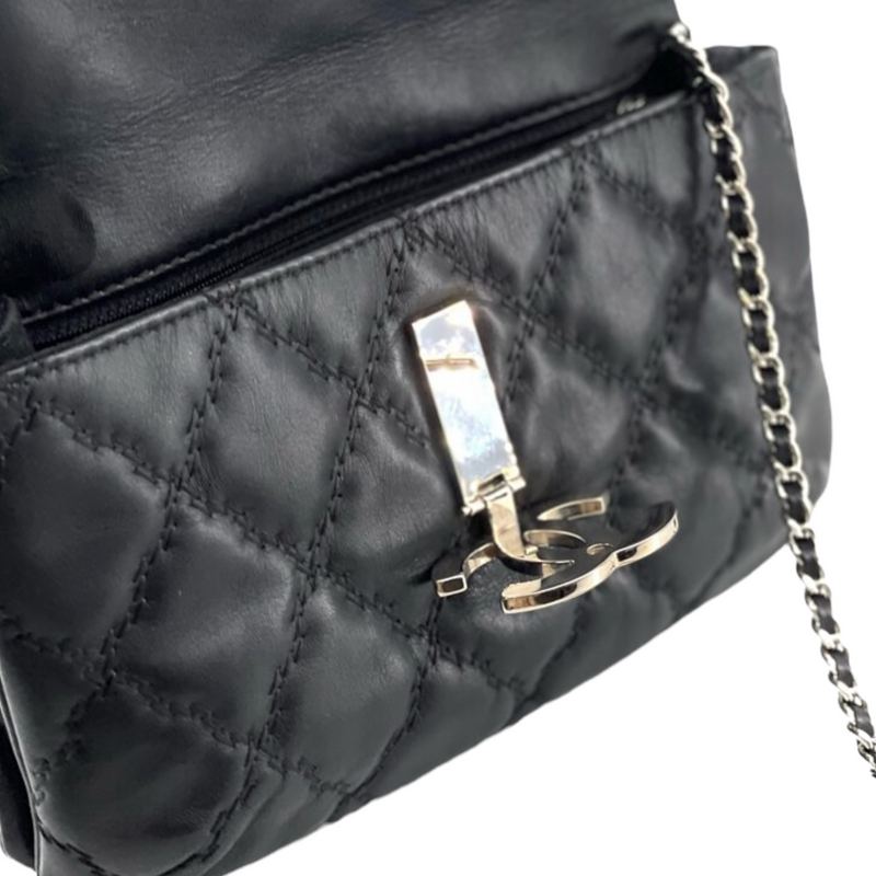 Chanel Burgundy Hamptons CC Flap Bag