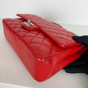 Classic Flap Medium Lambskin Red SHW