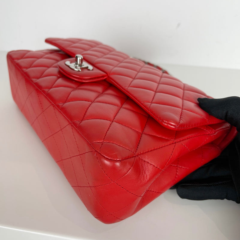 Classic Flap Medium Lambskin Red SHW