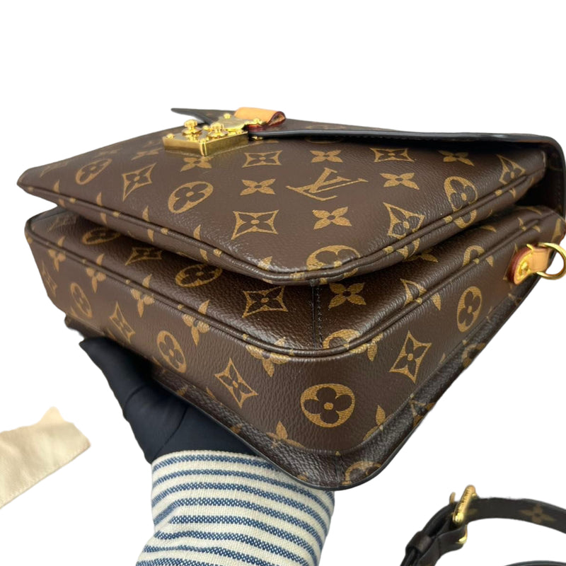 Monogram Classic Pochette Métis GHW