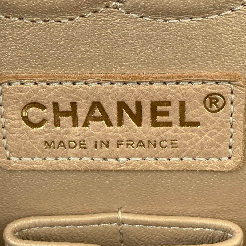 Classic Medium Flap Caviar Gold GHW