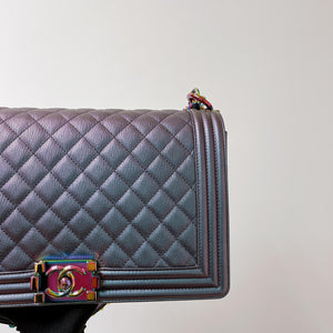 Quilted Caviar New Medium Boy Bag Iridescent Green