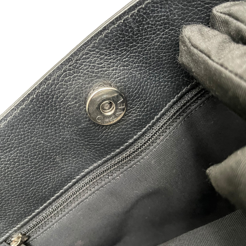 Executive Cerf Tote Grained Black SHW