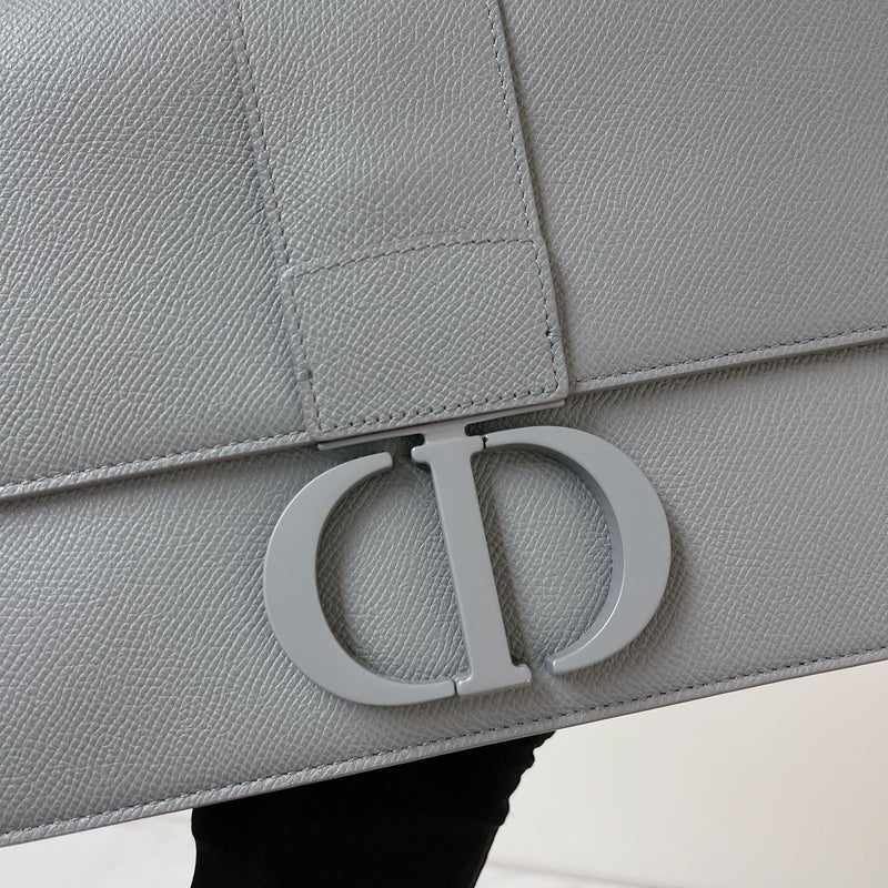 Dior 30 montaigne bag ultra 2025 matte