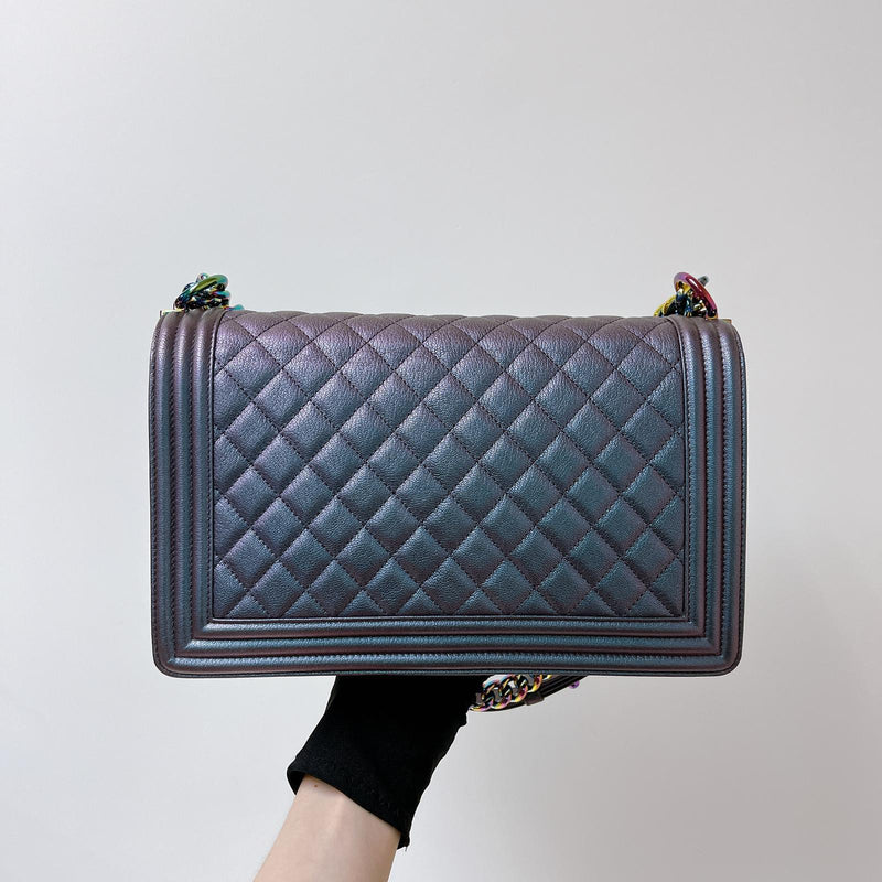 Quilted Caviar New Medium Boy Bag Iridescent Green
