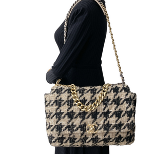 Maxi Chanel 19 Houndstooth Tweed 19K Beige Black Flap Bag