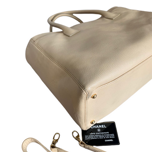 Executive Cerf Tote Caviar Beige GHW