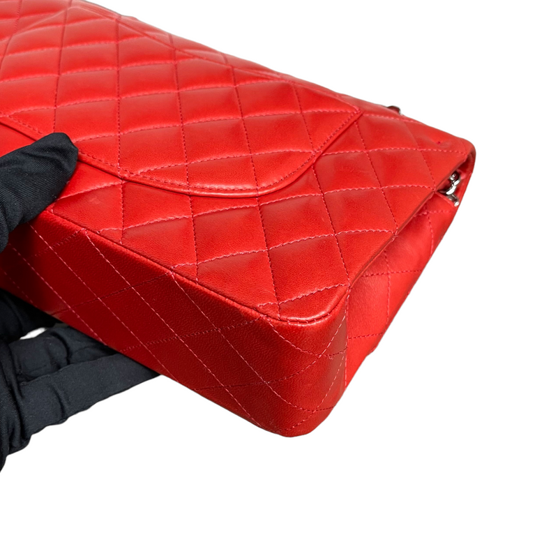 Medium Classic Double Flap Lambskin Red SHW
