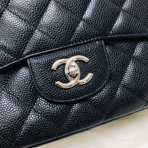 Single Flap Classic Jumbo in Black Caviar with SHW