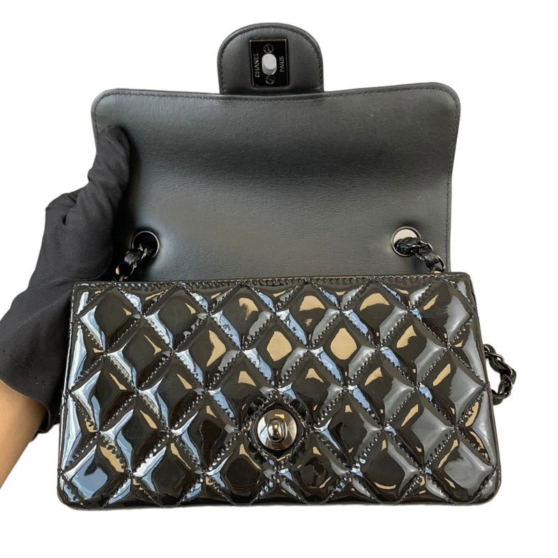 Classic Flap Mini Rectangle Patent Black BHW