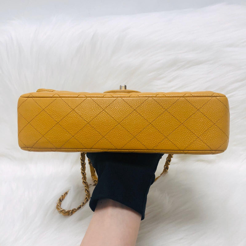 Classic Flap M/L Yellow Lambskin with GHW