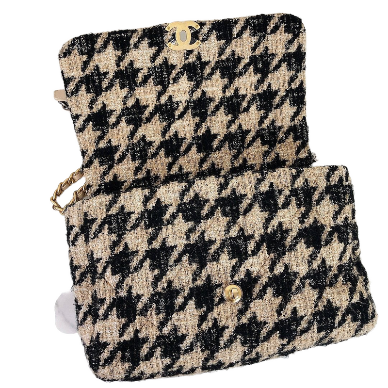 Chanel 19 tweed handbag Chanel Beige in Tweed - 21756778