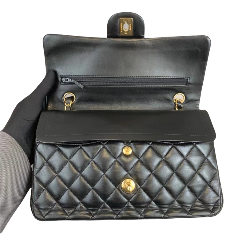 Classic Flap Black Medium Lambskin GHW