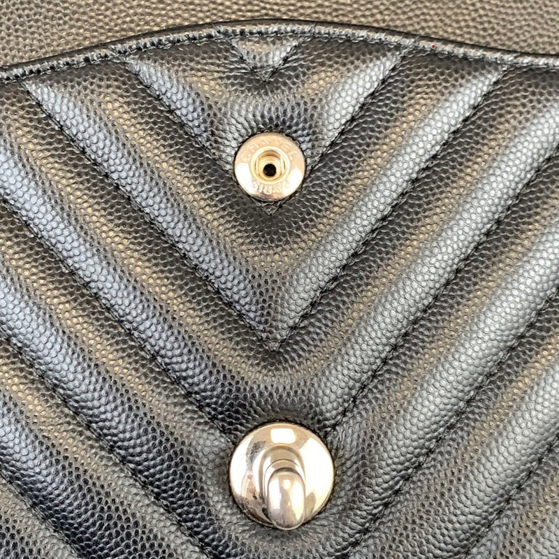 Classic Flap Jumbo Caviar Black Chevron SHW