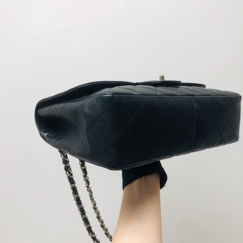 Single Flap Classic Jumbo in Black Caviar with SHW