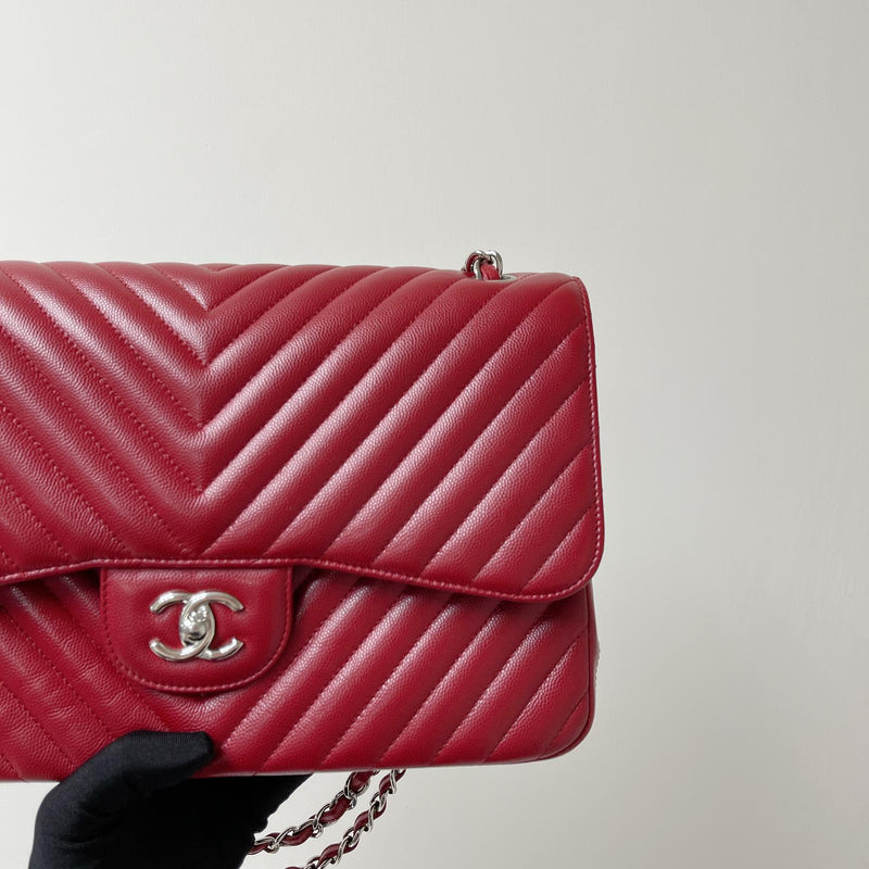 Classic Flap Jumbo Caviar Red Chevron SHW