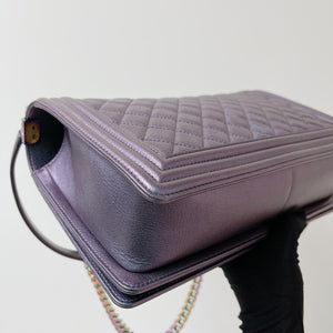 Quilted Caviar New Medium Boy Bag Iridescent Green