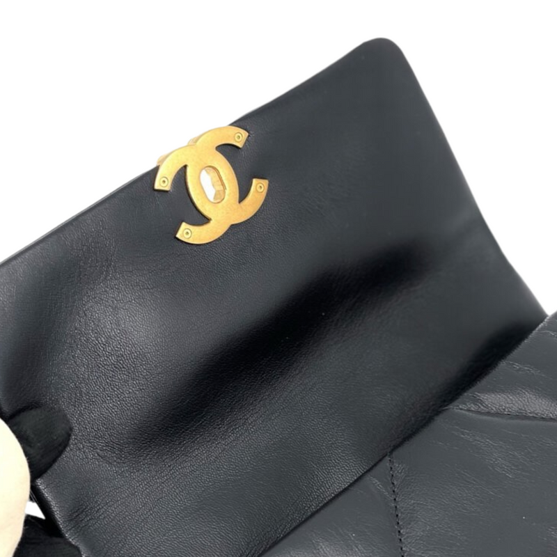 Small Chanel 19 Quilted Black MHW