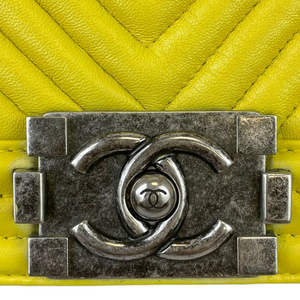 Chevron Boy Old Medium Calfskin Yellow RHW