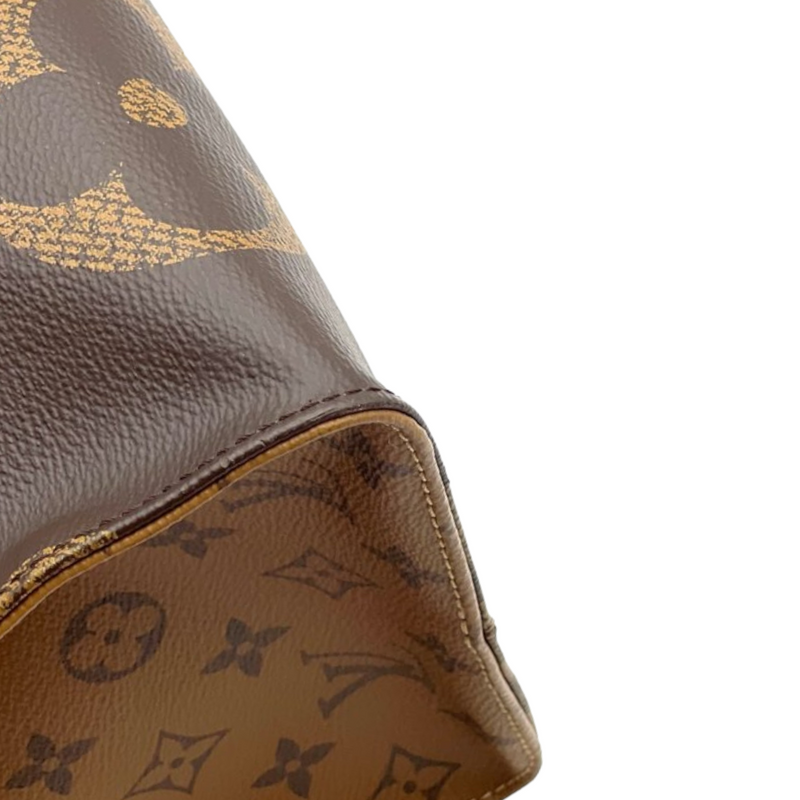 Louis Vuitton Monogram Giant Reverse OnTheGo GM - Brown Totes