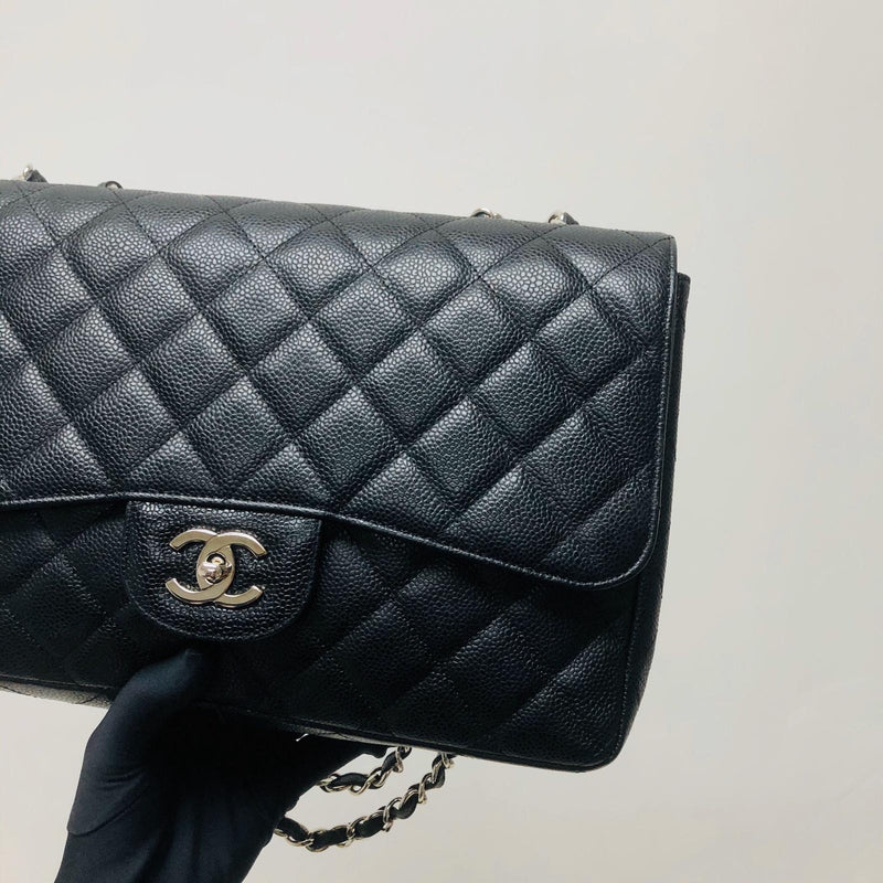 Single Flap Classic Jumbo in Black Caviar with SHW