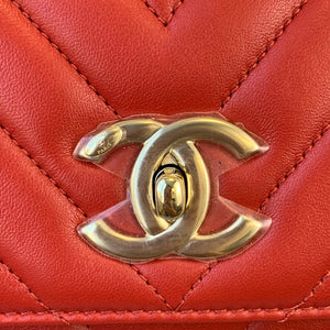Small Trendy CC Chevron Lambskin Red GHW