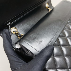 Classic Flap Medium Lambskin Black GHW