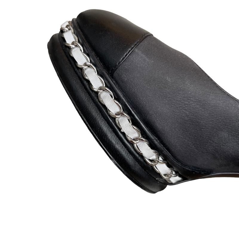 Chain Around Pumps CC Toe Cap Black