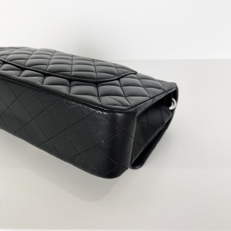 Classic Flap Medium Lambskin Black GHW