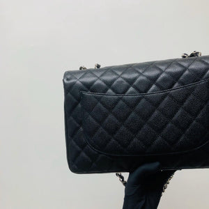 Single Flap Classic Jumbo in Black Caviar with SHW