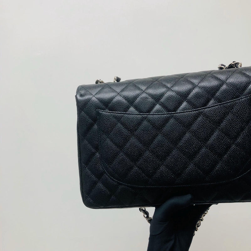 Single Flap Classic Jumbo in Black Caviar with SHW