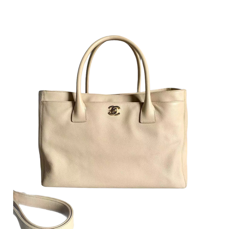 CHANEL CC Logo Caviar Leather Cerf Tote Bag Beige