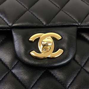 Classic Flap Black Medium Lambskin GHW