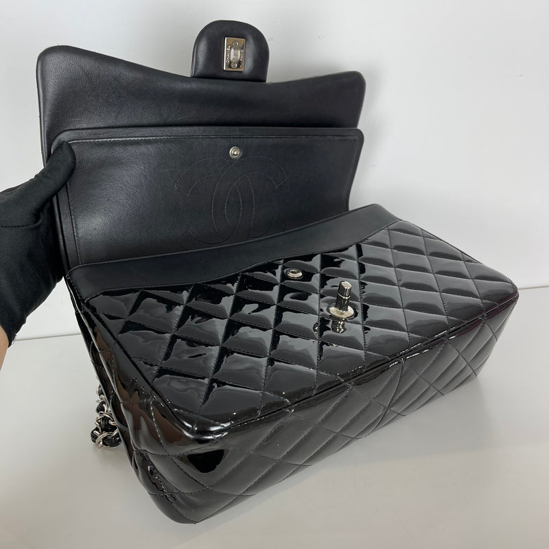 Double Flap Jumbo Quilted Patent in Black SHW