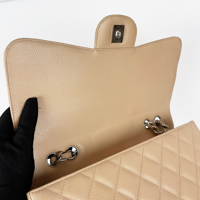 Single Flap Jumbo in Beige Caviar with SHW