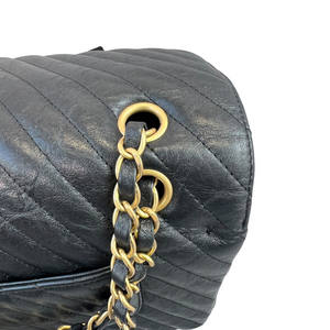 Classic Flap Medium Chevron Metallic Calfskin Black GHW